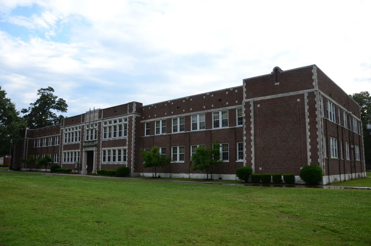 Caldwell Hall and its front lawn at the University of Arkansas at Pine Bluff.