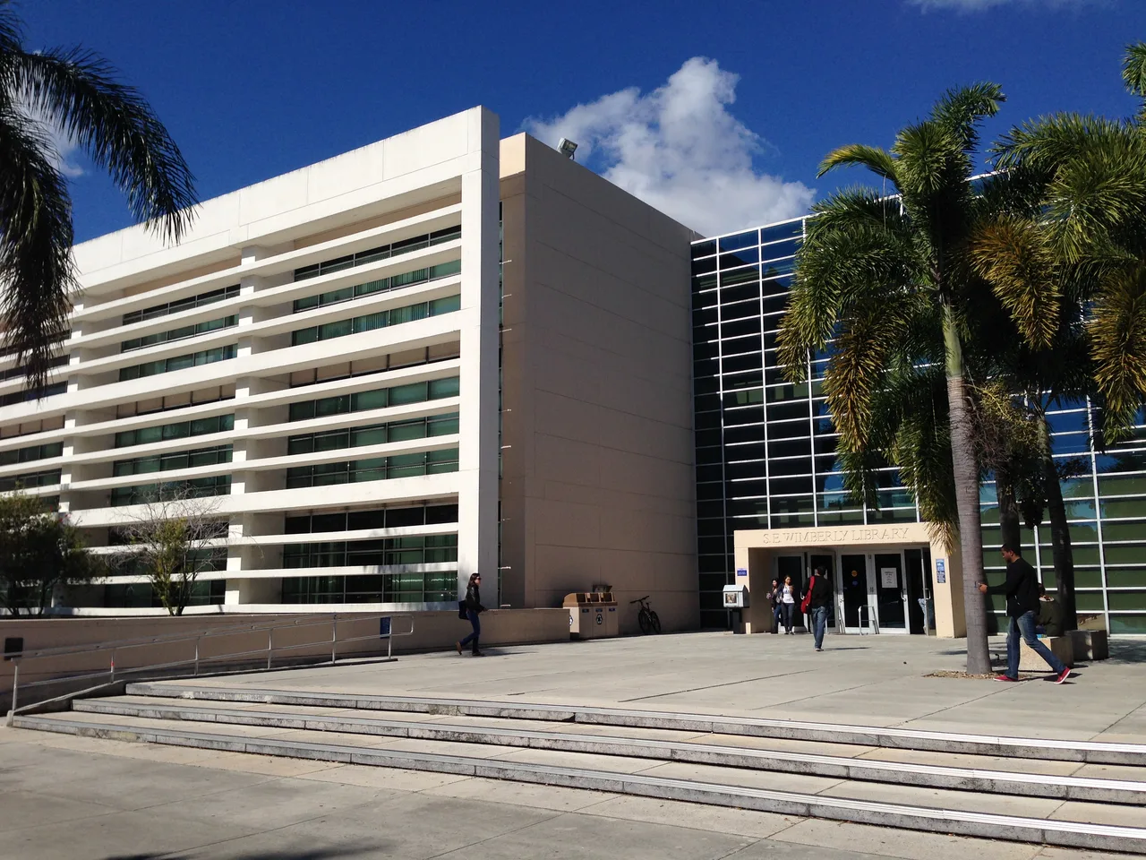 S. E. Wimberly Library · Florida Atlantic