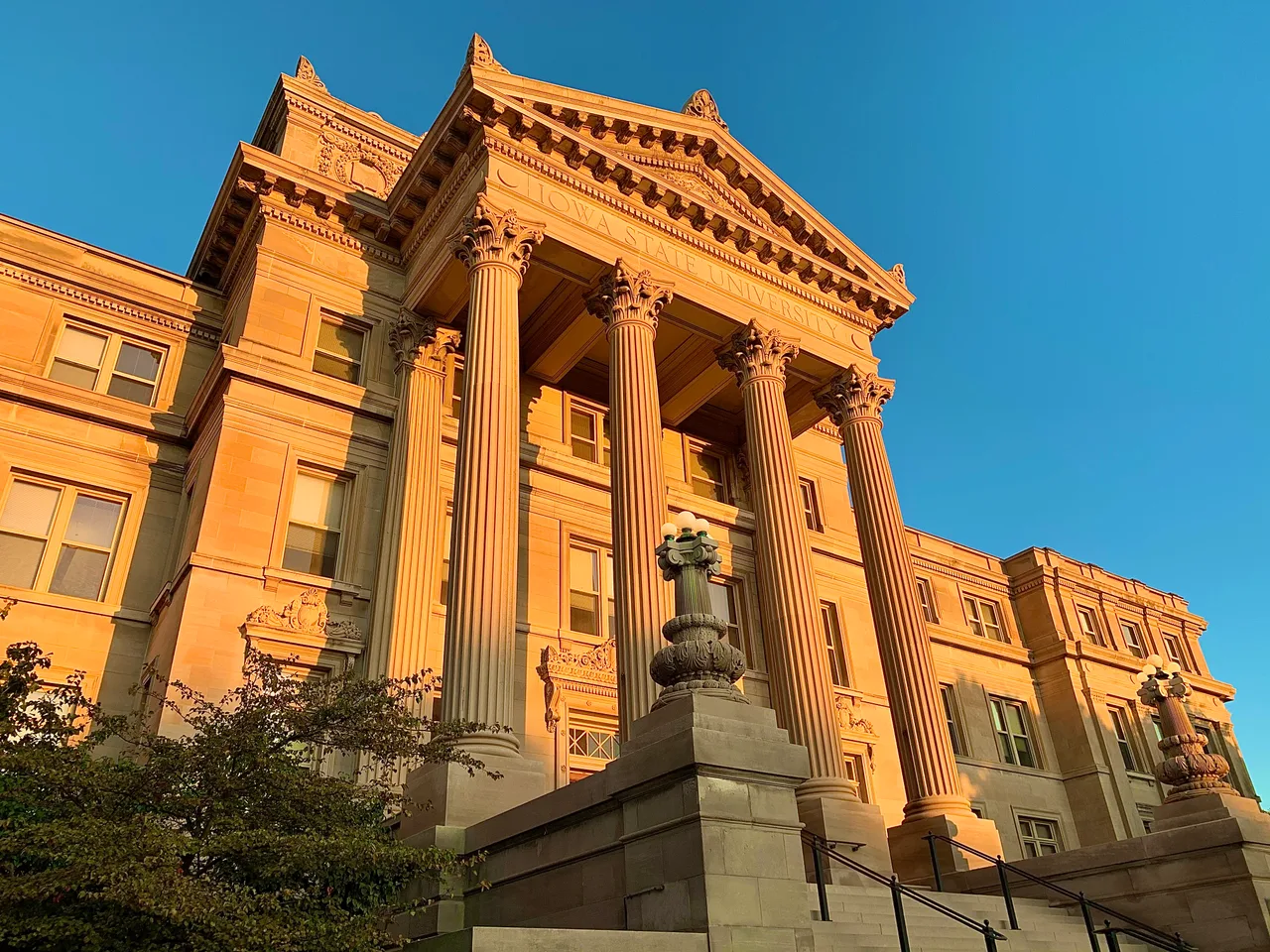 Beardshear Hall at Iowa State University