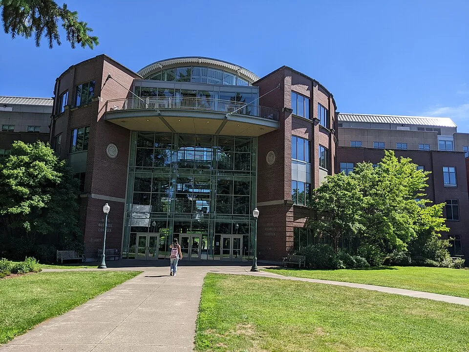 Lillis Business Complex at University of Oregon