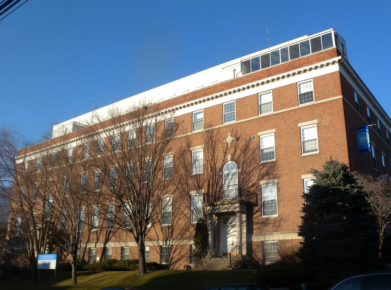 Saint Peter's University campus: Gannon Hall St Peter College jeh