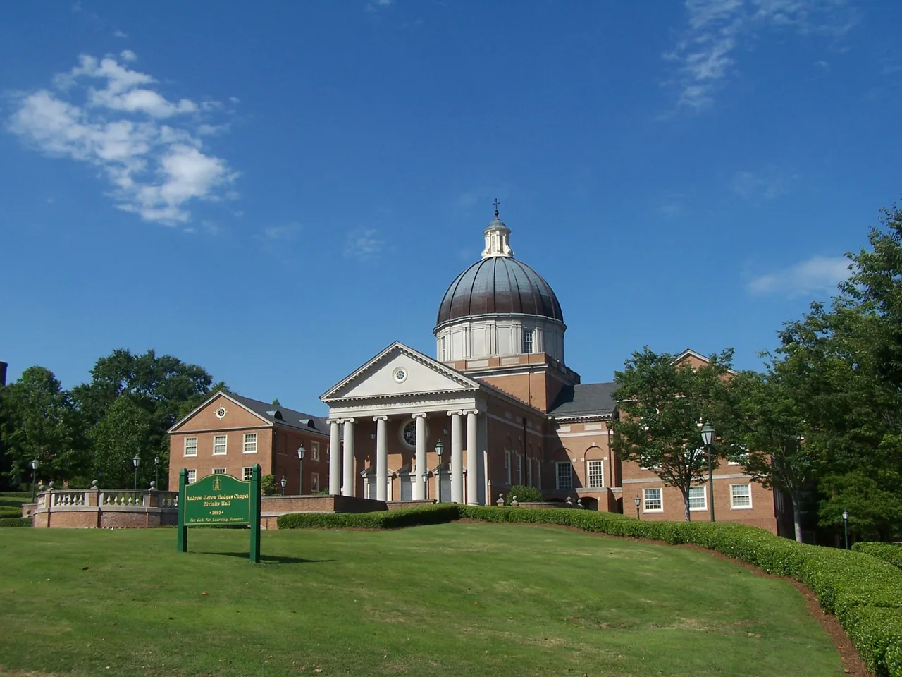 Samford University campus: Samford University Beeson Divinity School