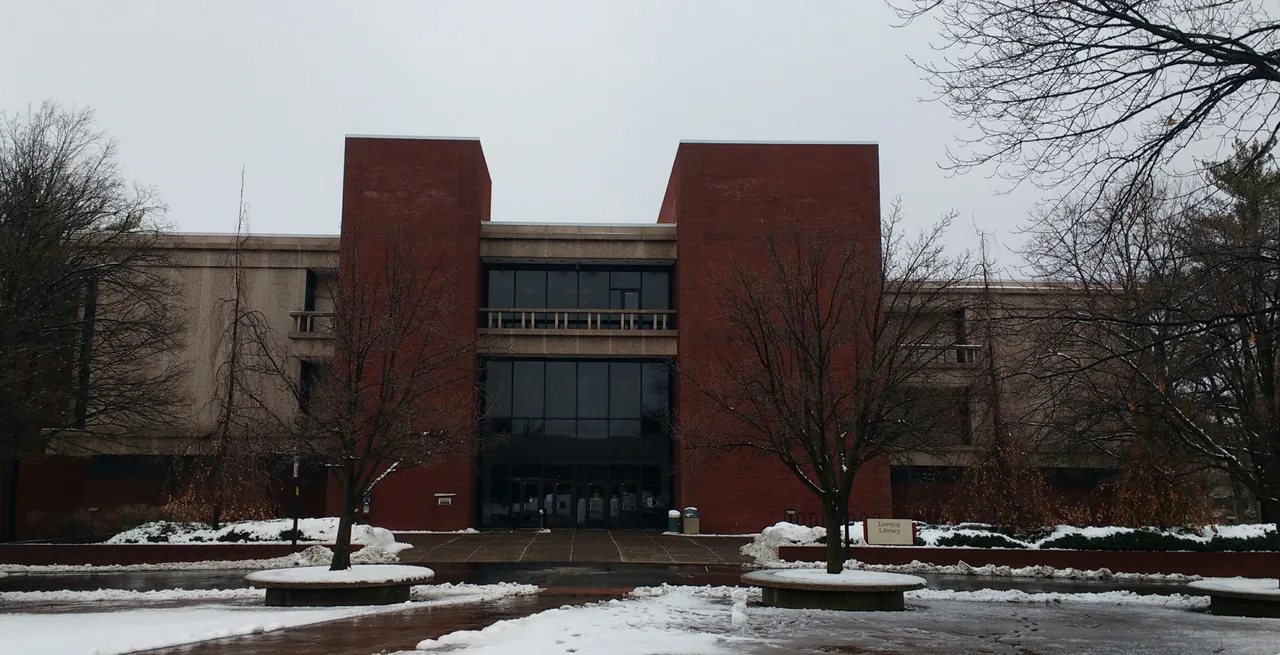 Southern Illinois University Edwardsville campus: Lovejoy Library 2