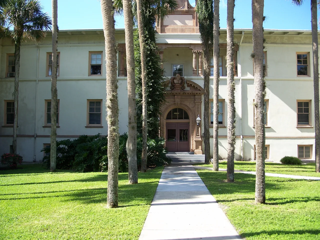 Stetson University campus: Stetson Univ - Flagler Hall1