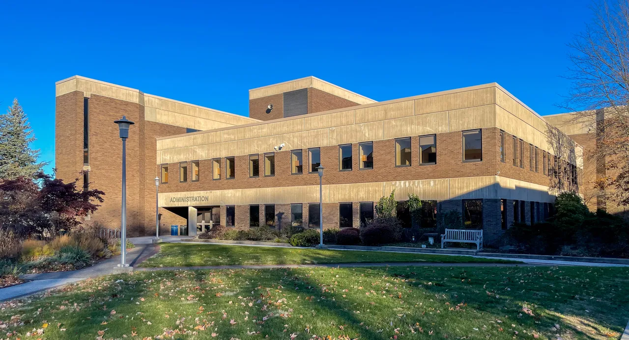 Stony Brook University campus: Administration Building, Stony Brook University