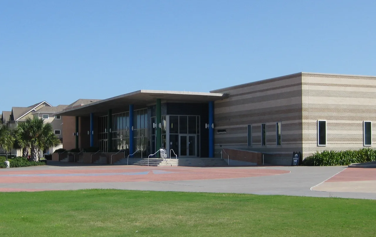 Texas A&M University-Corpus Christi campus: Dining Hall, TAMUCC