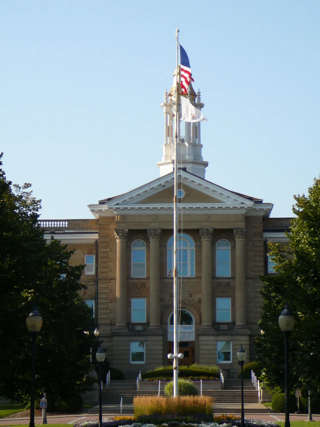 Western Illinois University campus: Shermantall1